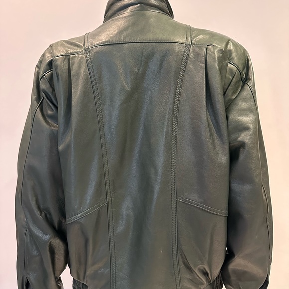 Boundary Waters Women's Vintage Leather Jacket in green - Picture 8 of 9